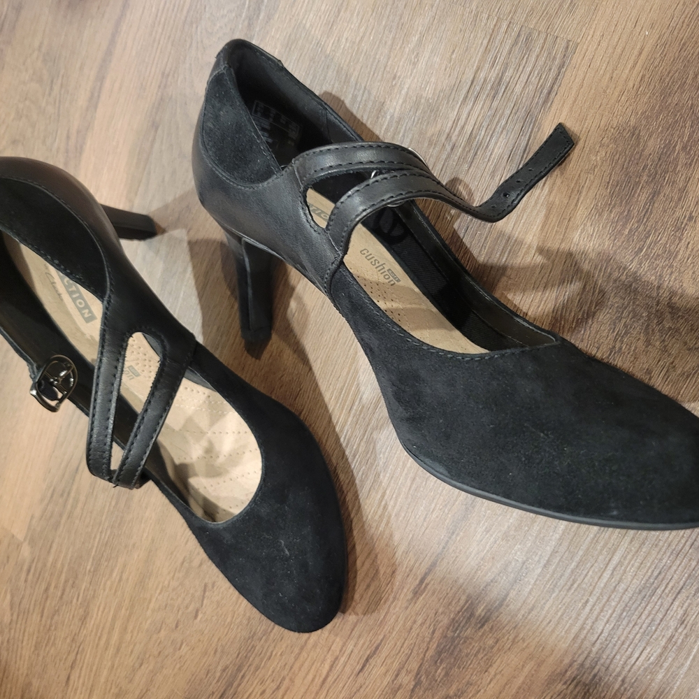 Clarks Black Mary Jane Heels Classic Design